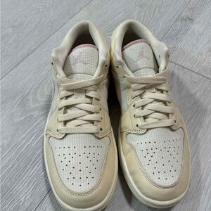 Nike WMNS Air Jordan 1 Low SE in Pink and Cream